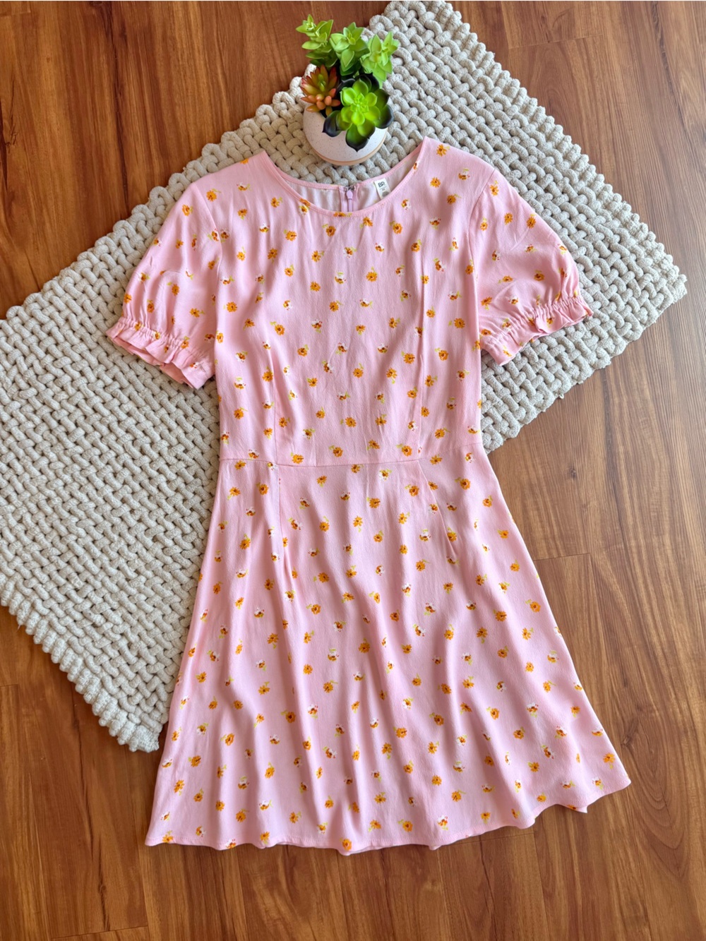 Boston Proper | Women’s Tossed Ditsy Flutter Sleeve Skater Dress | Pink | Medium